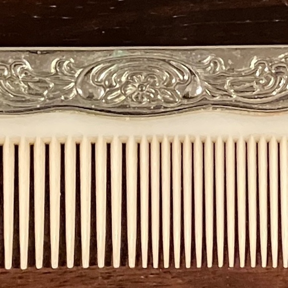 Vintage Hand Comb - Picture 6 of 7